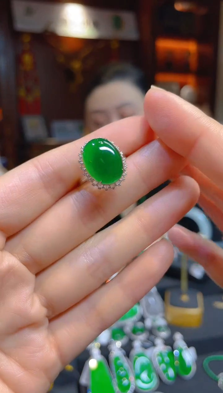 【闪购商品】翡翠戒指18K金镶嵌118405天然A货翡翠戒指