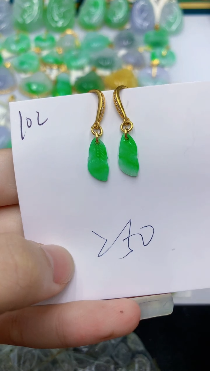 颈饰未镶嵌翡翠 翡翠