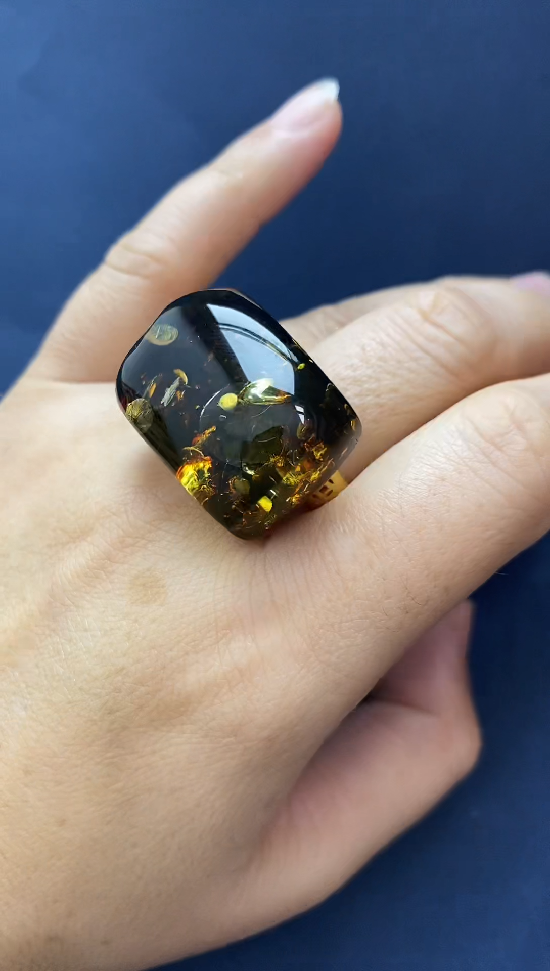 裸石琥珀未镶嵌戒指