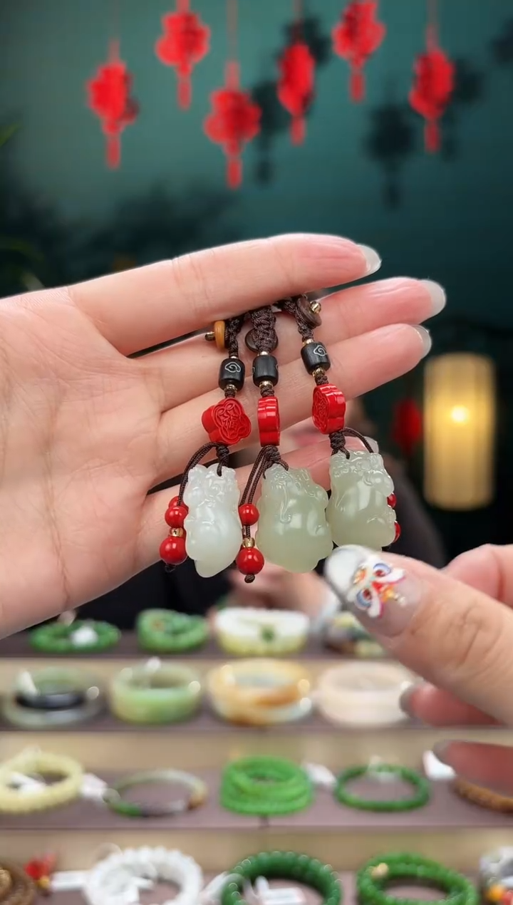 【闪购商品】和田玉挂件未镶嵌貔貅挂件多样性发一件