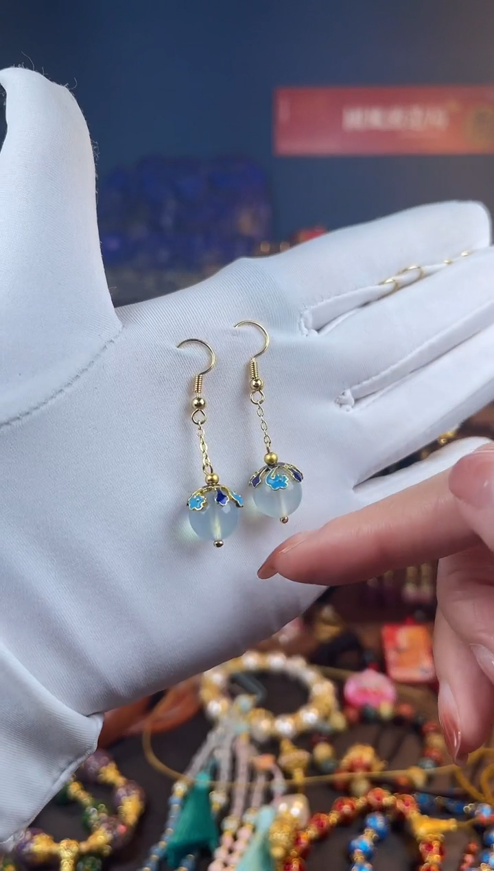 【闪购商品】海蓝宝石耳坠银S925镀金镶嵌点蓝如意云纹海蓝宝耳钩