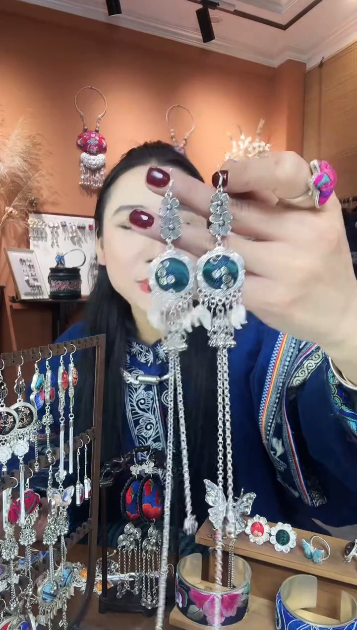 【闪购商品】刺绣纯手工民族风耳环