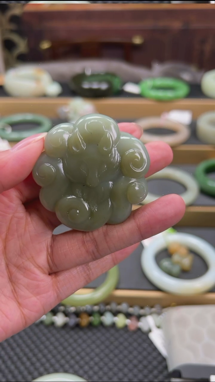 未镶嵌手镯和田玉1
