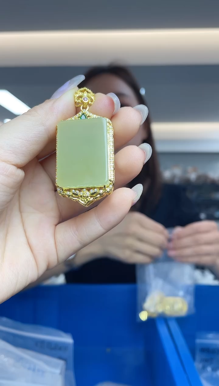【闪购商品】和田玉`未镶嵌多样性发一件