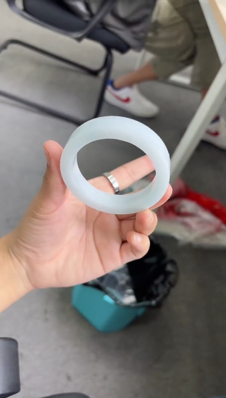 未镶嵌手镯定制翡翠迎**浪手镯