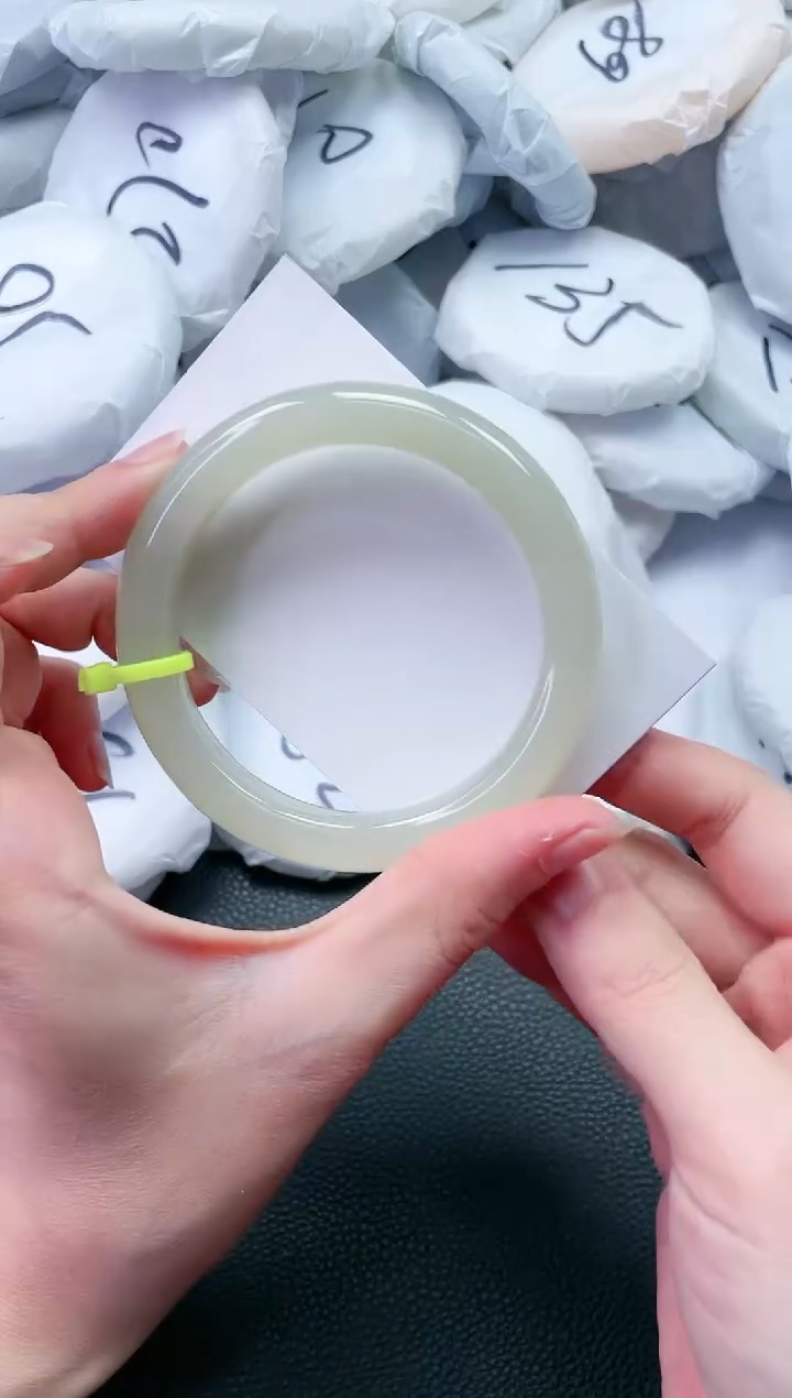 【闪购商品】和田玉手镯未镶嵌M477