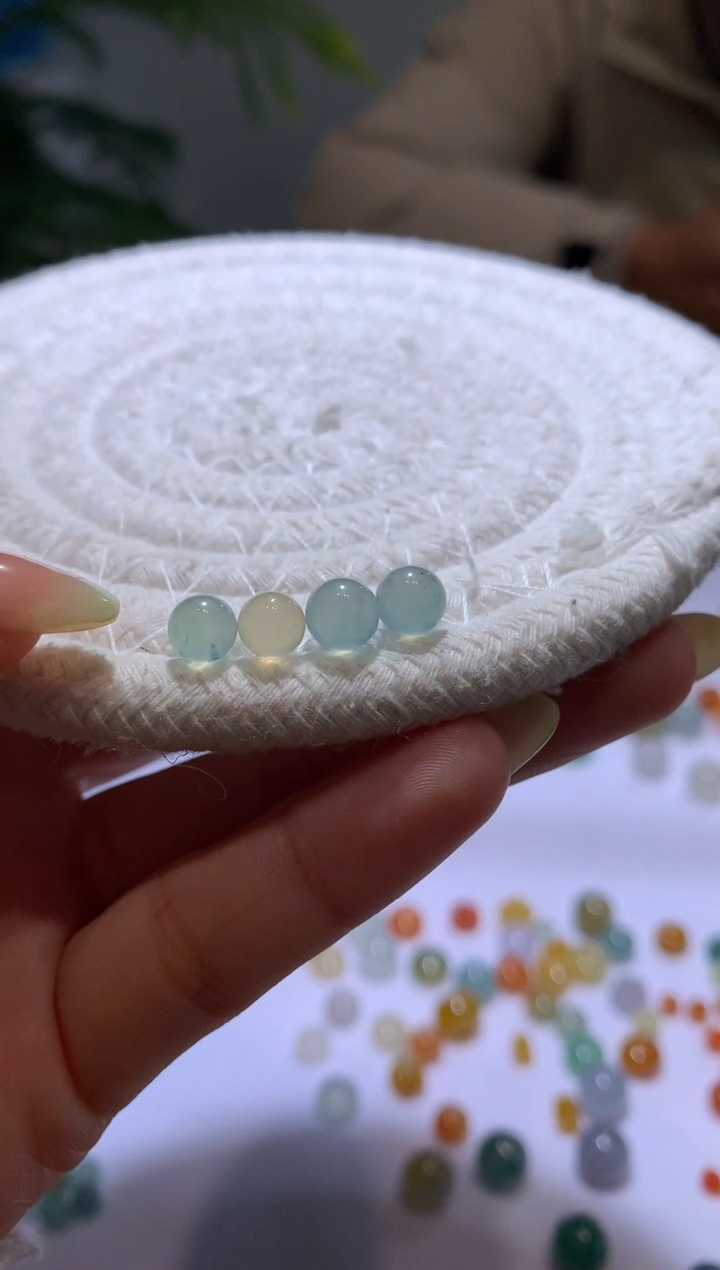 【闪购商品】定制翡翠未镶嵌5.8~6.5珠子780+78