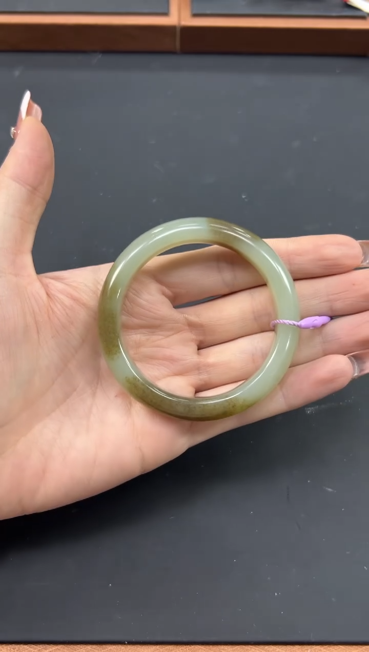 【闪购商品】和田玉手镯未镶嵌且末微色差近矿51+手镯