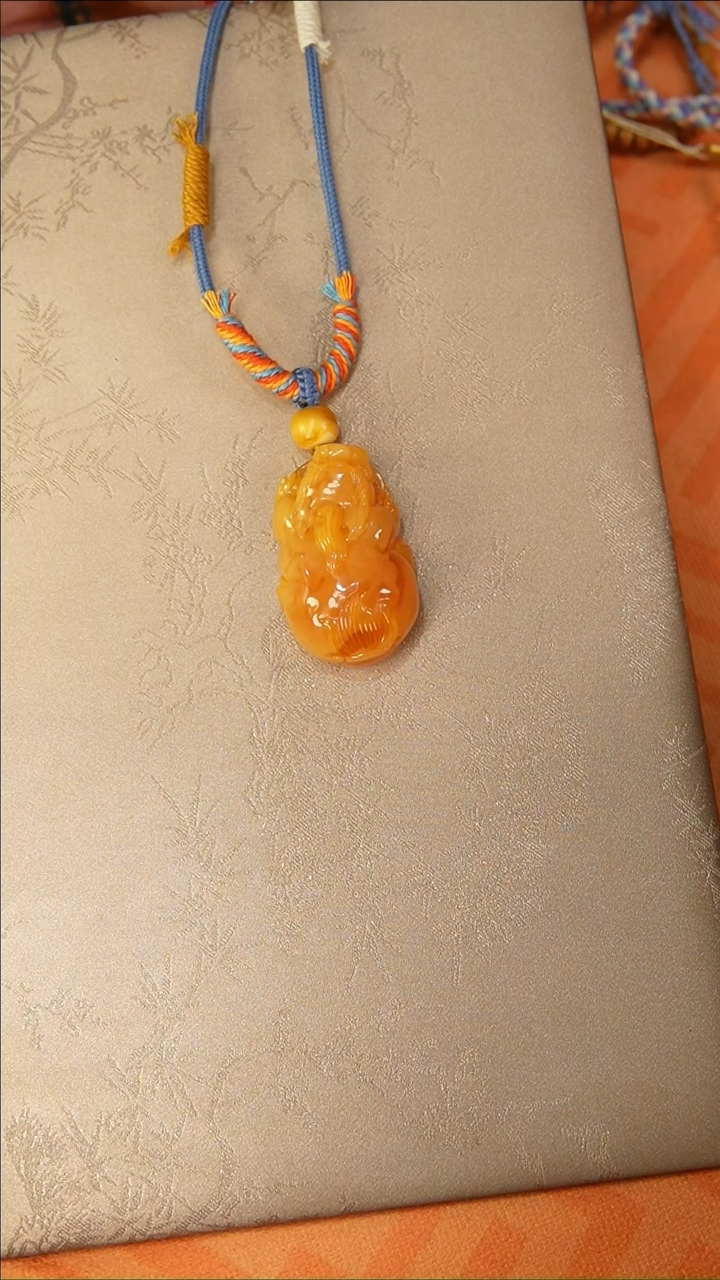 【闪购商品】琥珀颈饰未镶嵌颈饰