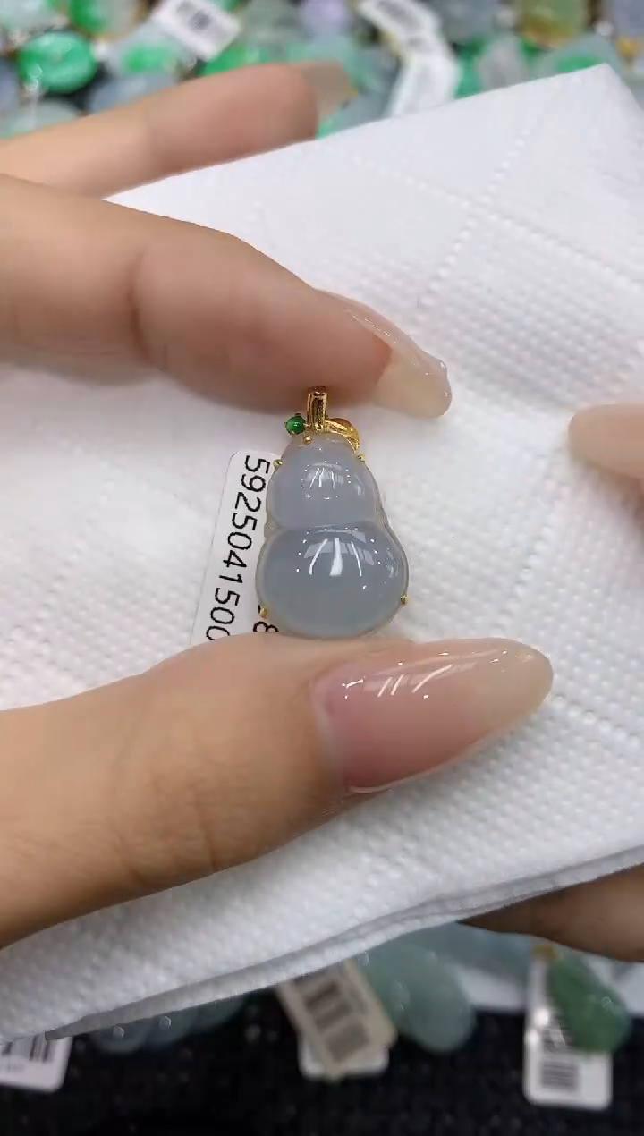 翡翠18K金镶嵌颈饰111111111111