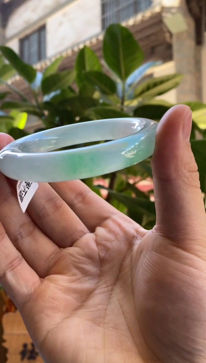 【闪购商品】翡翠手镯（圆镯）未镶嵌56圆条