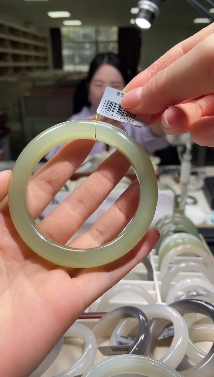 未镶嵌手镯和田玉60-61圈口 4034