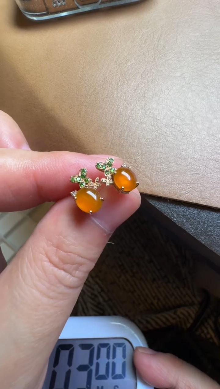 【闪购商品】定制翡翠18K金镶嵌耳钉