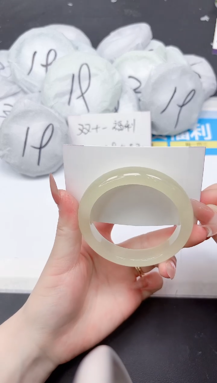 未镶嵌手镯石英质玉24-58