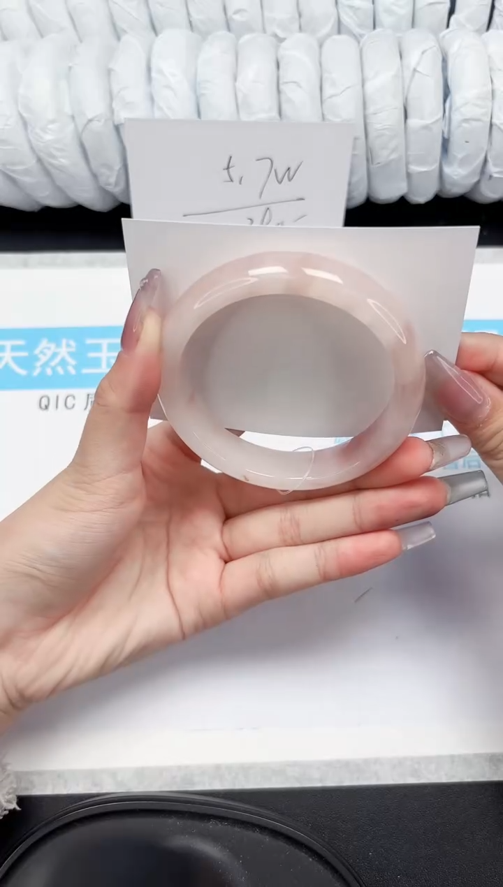 【闪购商品】石英质玉手镯未镶嵌730-60.3