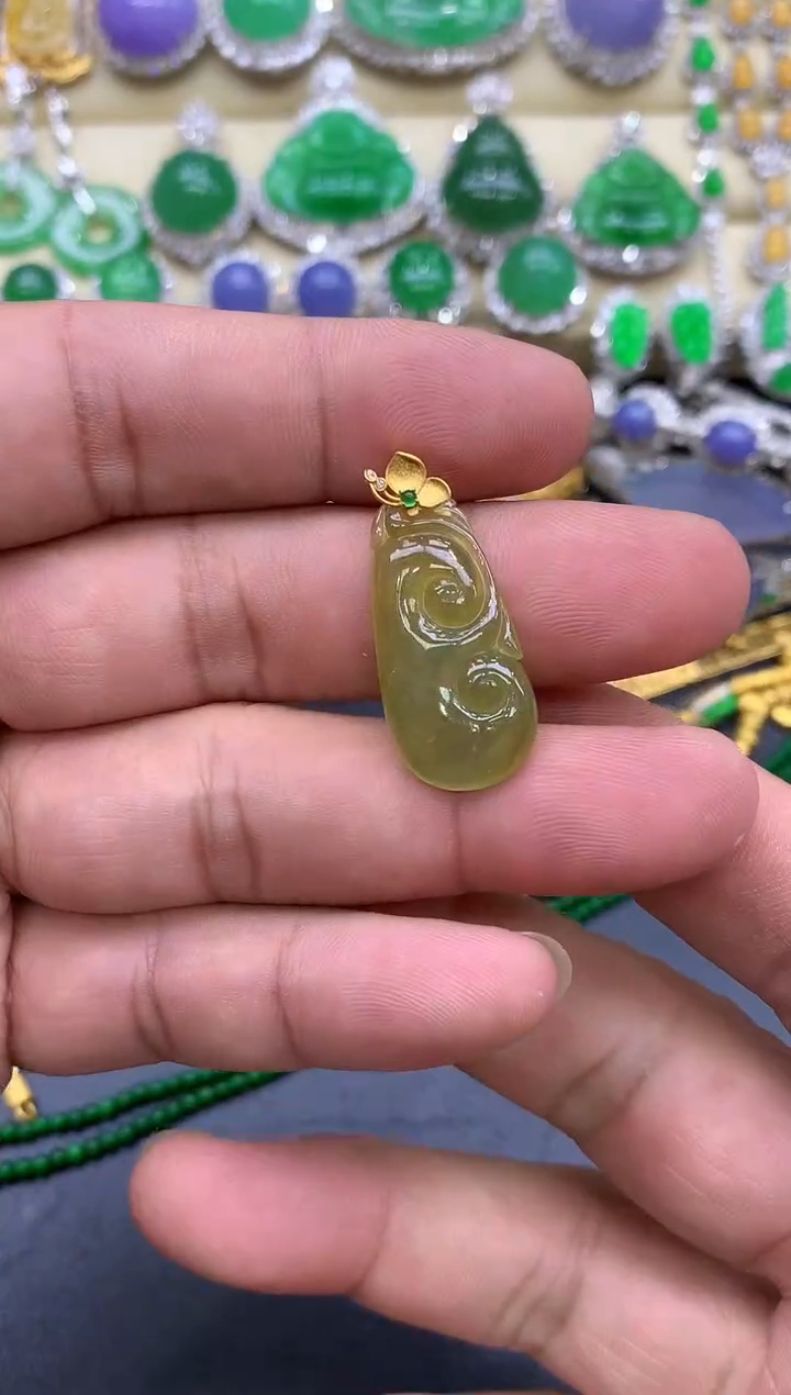 颈饰18K金镶嵌翡翠7-中国好珍宝