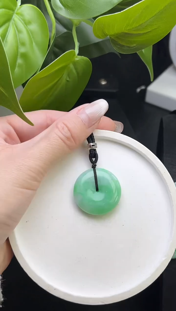 【闪购商品】翡翠颈饰未镶嵌平安扣
