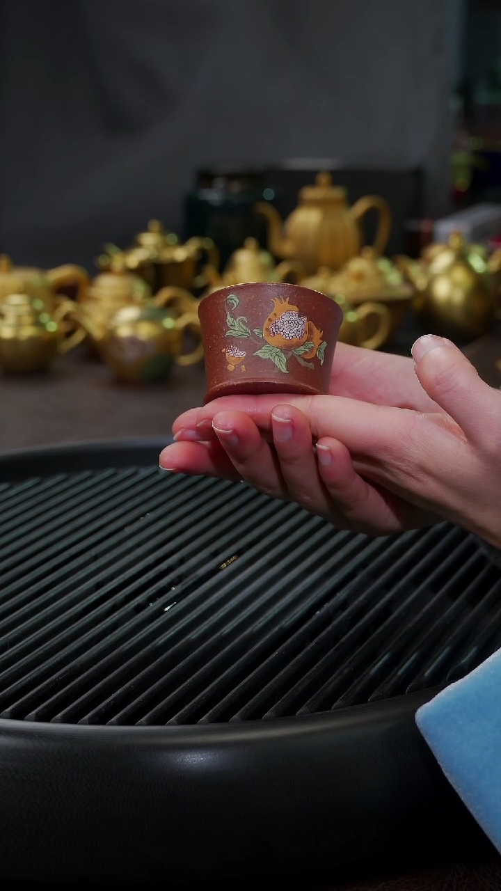 【闪购商品】杯【宜景窑紫砂鎏金】手绘石榴杯