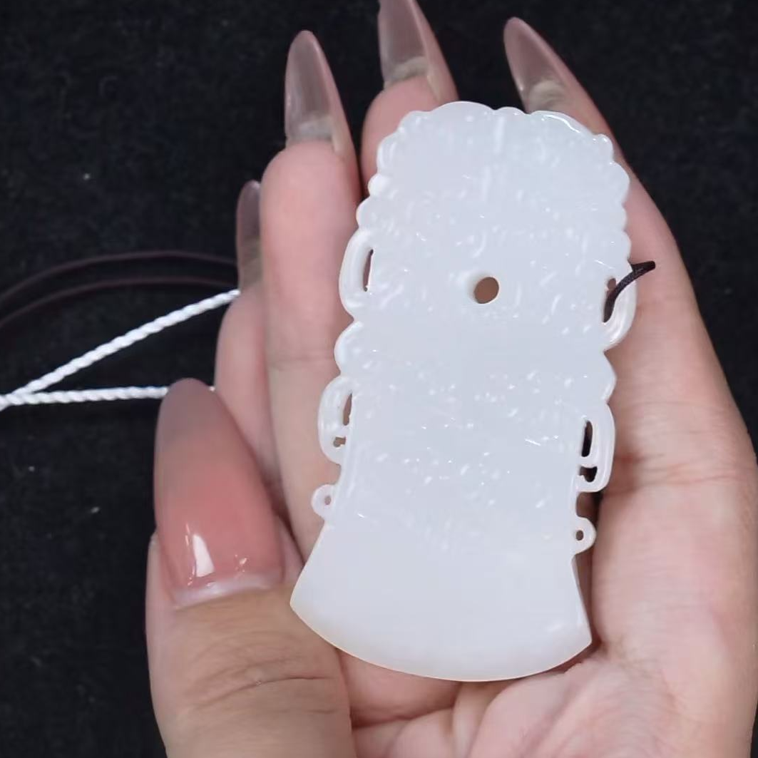 清代和田玉龙挂件1