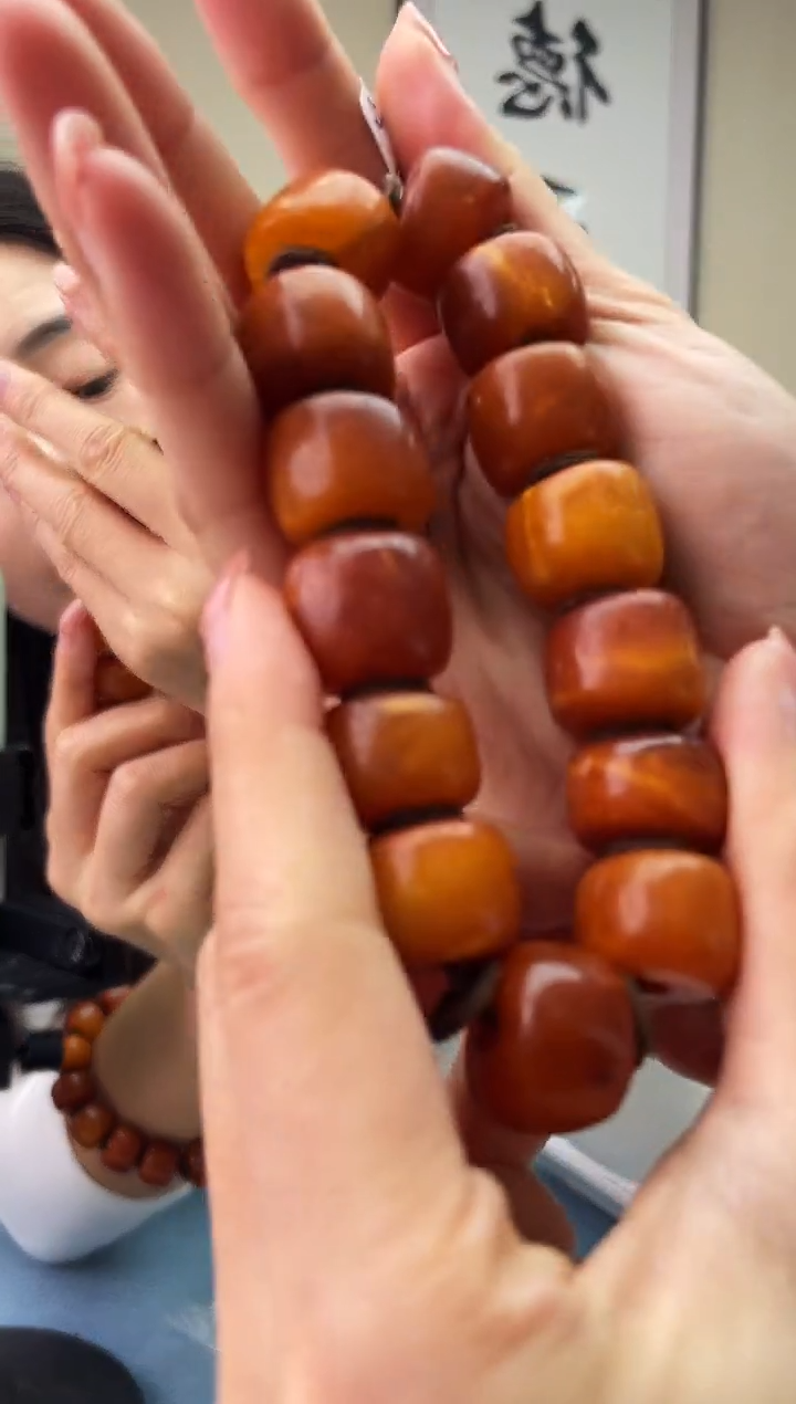 琥珀未镶嵌珠宝奇石T048 18微瑕假一罚十，多样性发一件