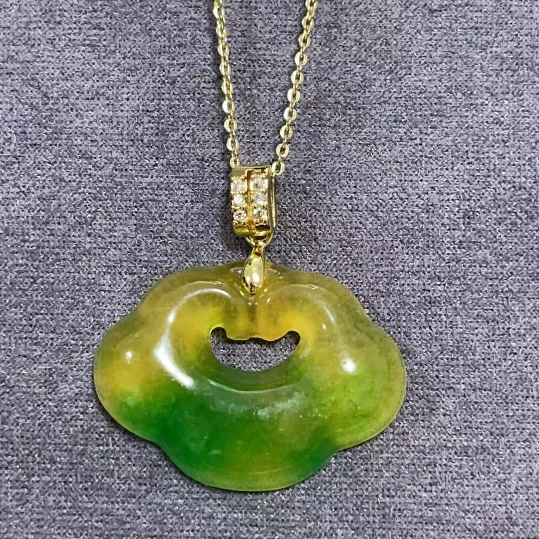   福玺甄选绿锁吊坠8013