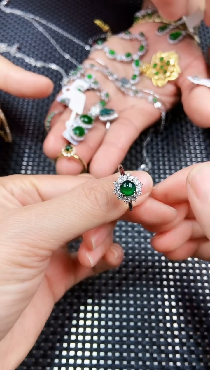 【闪购商品】翡翠戒指未镶嵌111111111