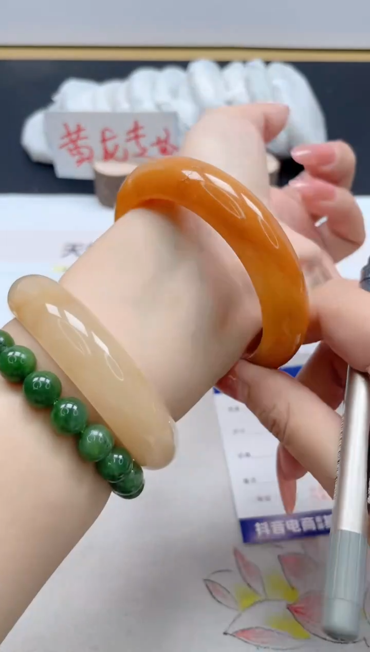 【闪购商品】石英质玉手镯未镶嵌A31/59.6