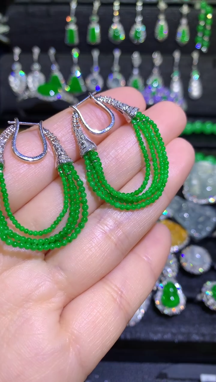 【闪购商品】翡翠耳饰18K金镶嵌高冰满绿圆珠耳坠