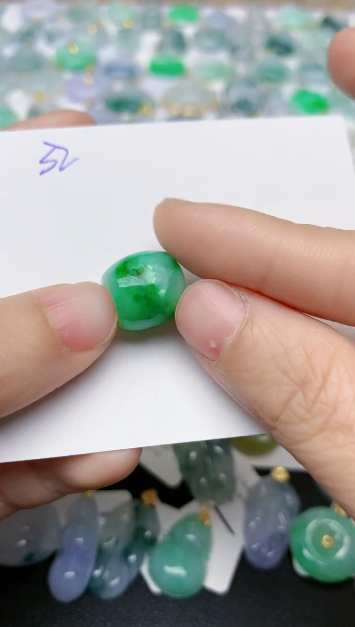 【闪购商品】翡翠颈饰未镶嵌天然翡翠A货    32