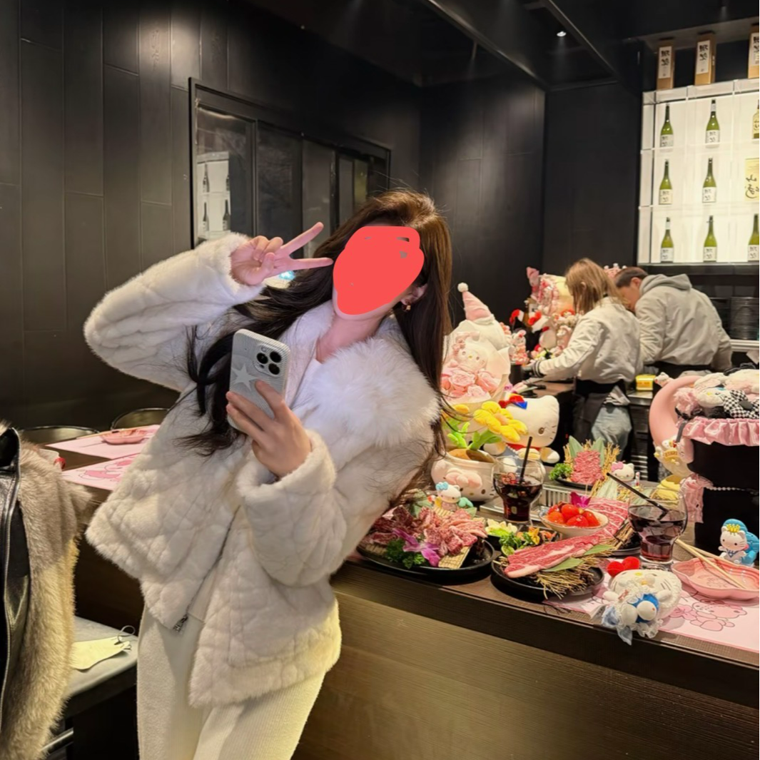 L & L 云云【戴妃小奶酥】短款厚款菱形格压花工艺环保毛毛外套