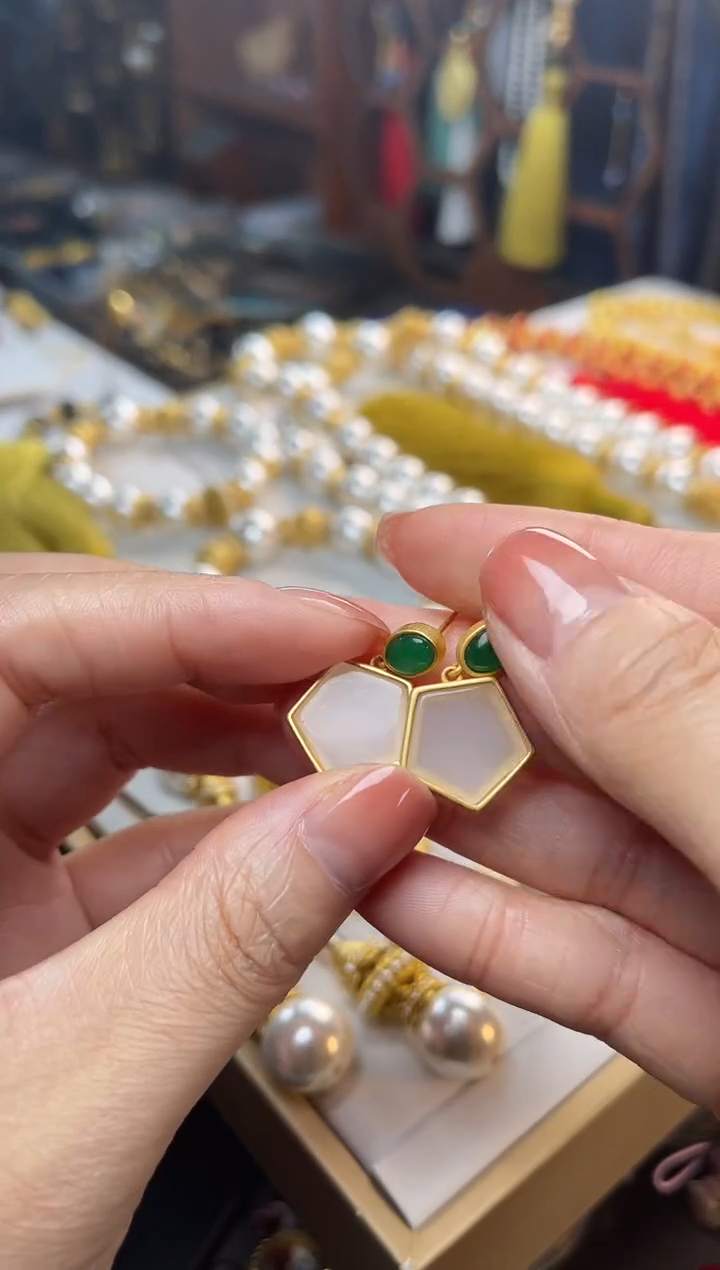 【闪购商品】五芒星珐琅景泰蓝耳钉