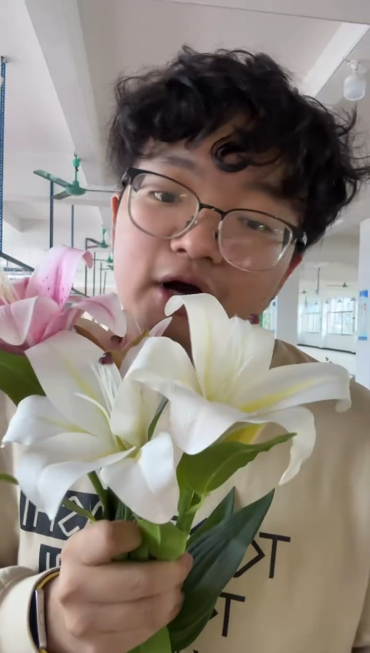 【闪购商品】仿真花束百合花2束