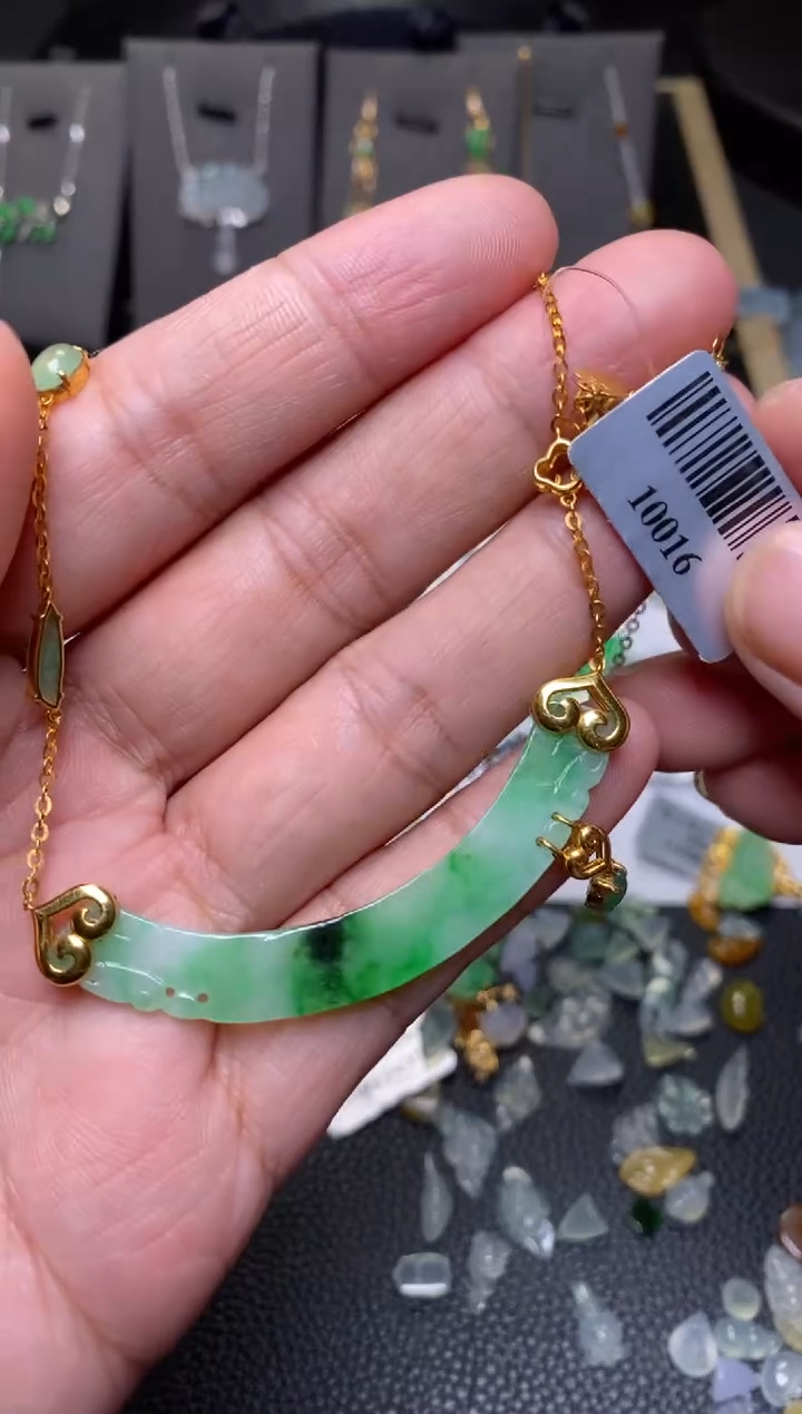 翡翠18K金镶嵌颈饰净货10016