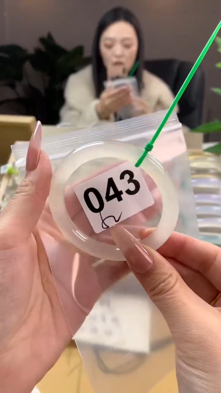 【闪购商品】玛瑙/玉髓手镯未镶嵌043