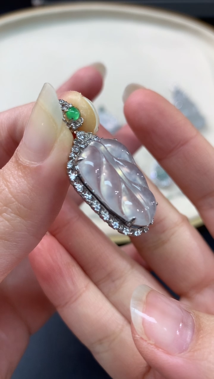 【闪购商品】翡翠吊坠(不含链)18K金镶嵌A78|6800