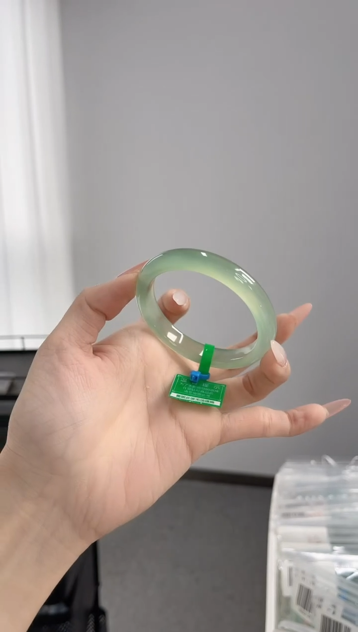 【闪购商品】玛瑙/玉髓手镯未镶嵌53-54圈