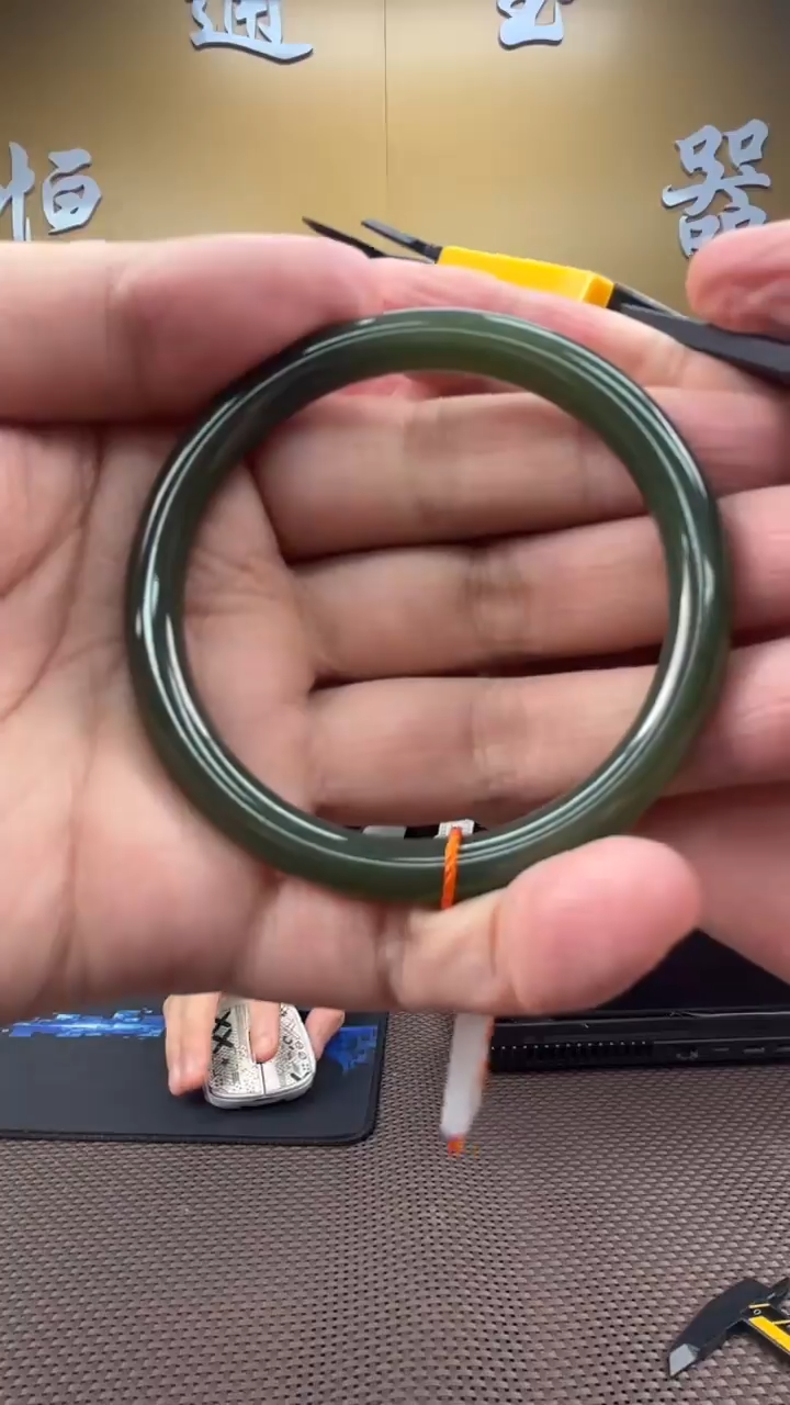 颈饰未镶嵌和田玉手镯59