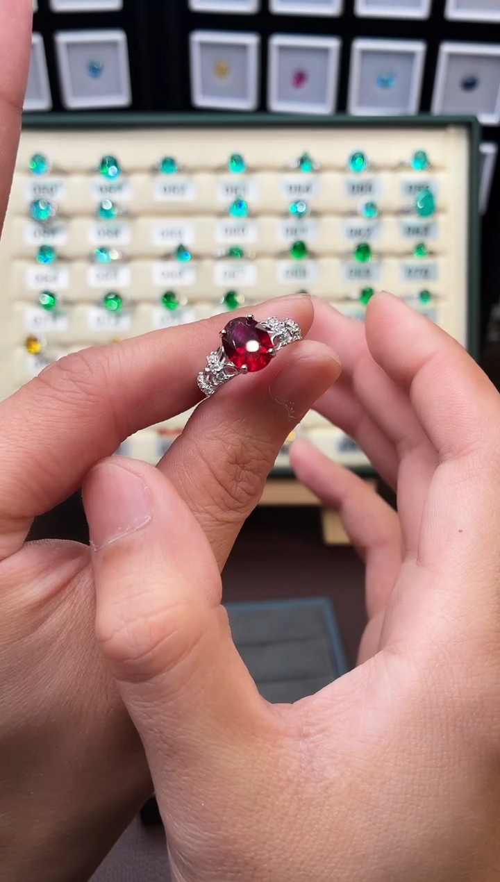 银S925镶嵌戒指红宝石1111