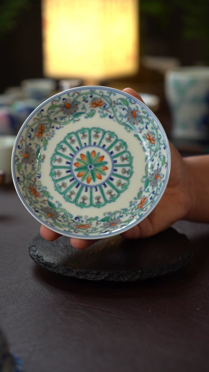 景德镇全手工手绘斗彩西番莲壶承