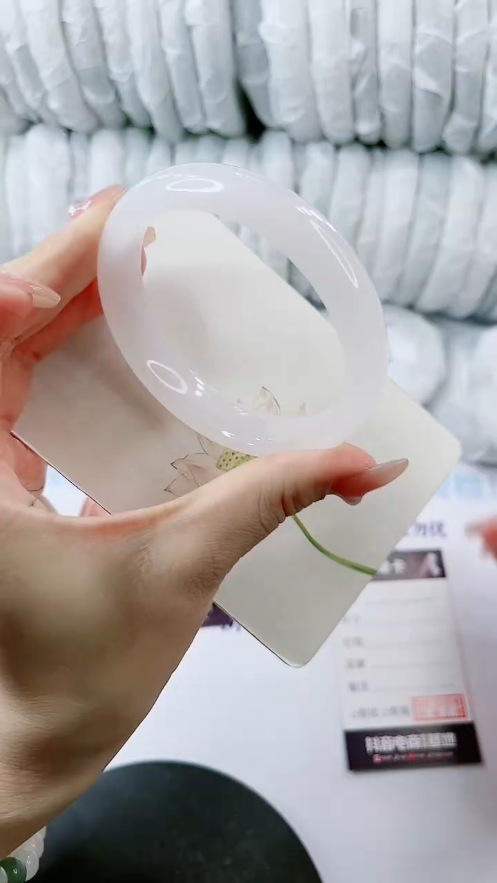 【闪购商品】石英质玉手镯未镶嵌0347302853-多样性发货