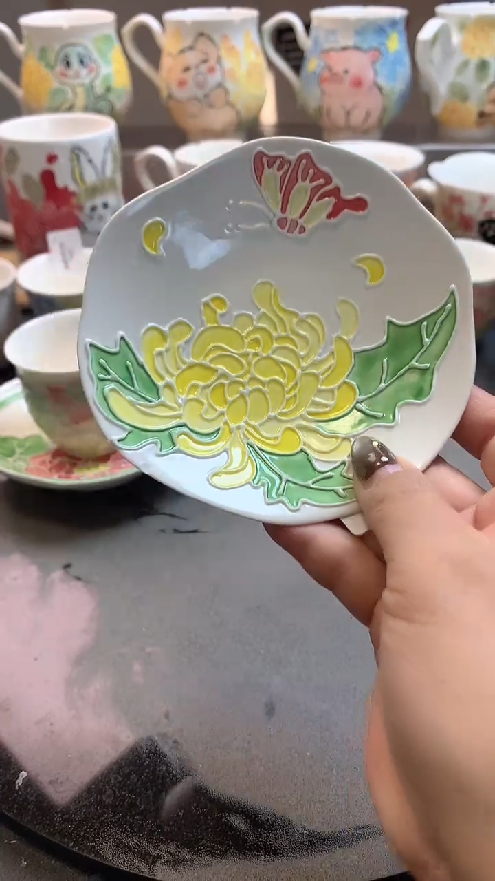 一味*手绘*彩蝶戏菊