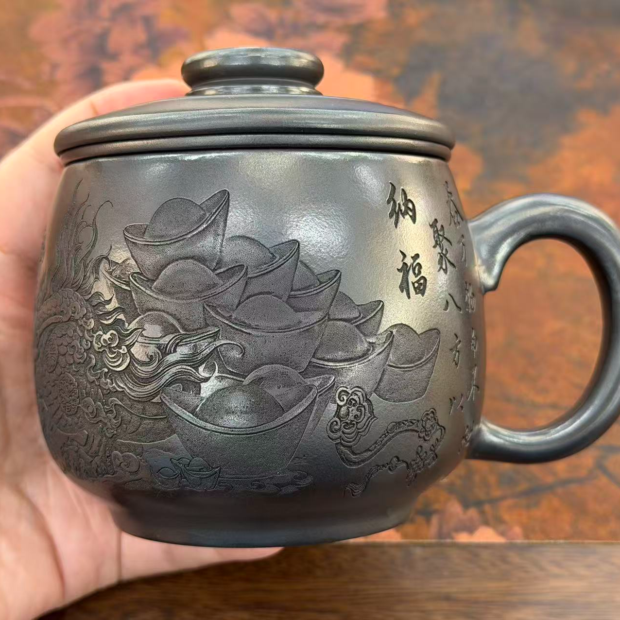 紫砂 玄铁 石黄三件套刻绘麒麟 盖杯