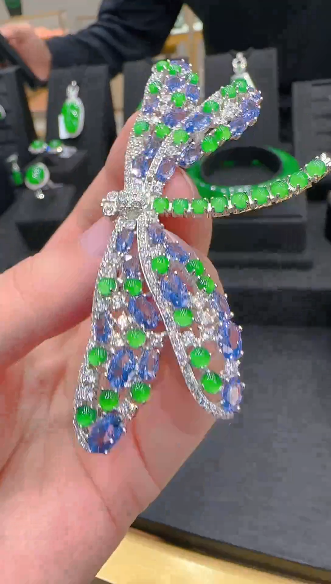 【闪购商品】翡翠吊坠(赠链)银S925镶嵌天然翡翠A货多样性发一件