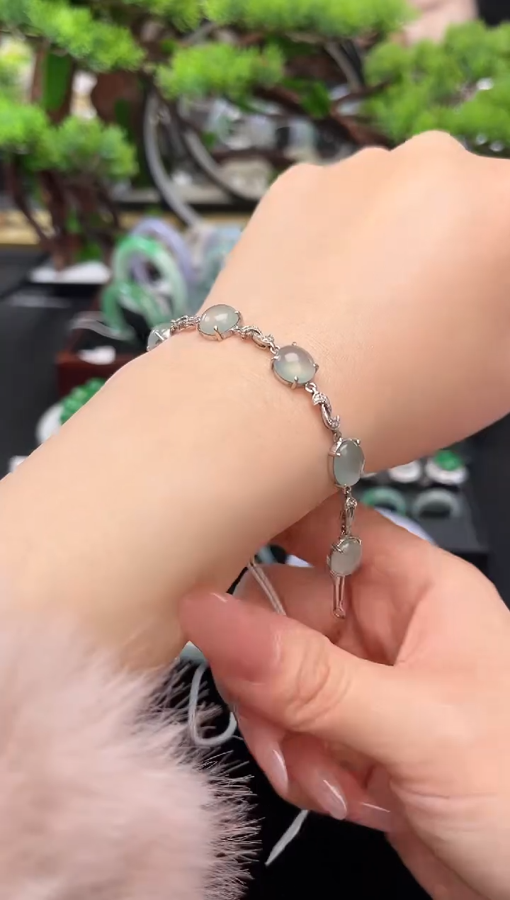 18K金镶嵌手链翡翠手链