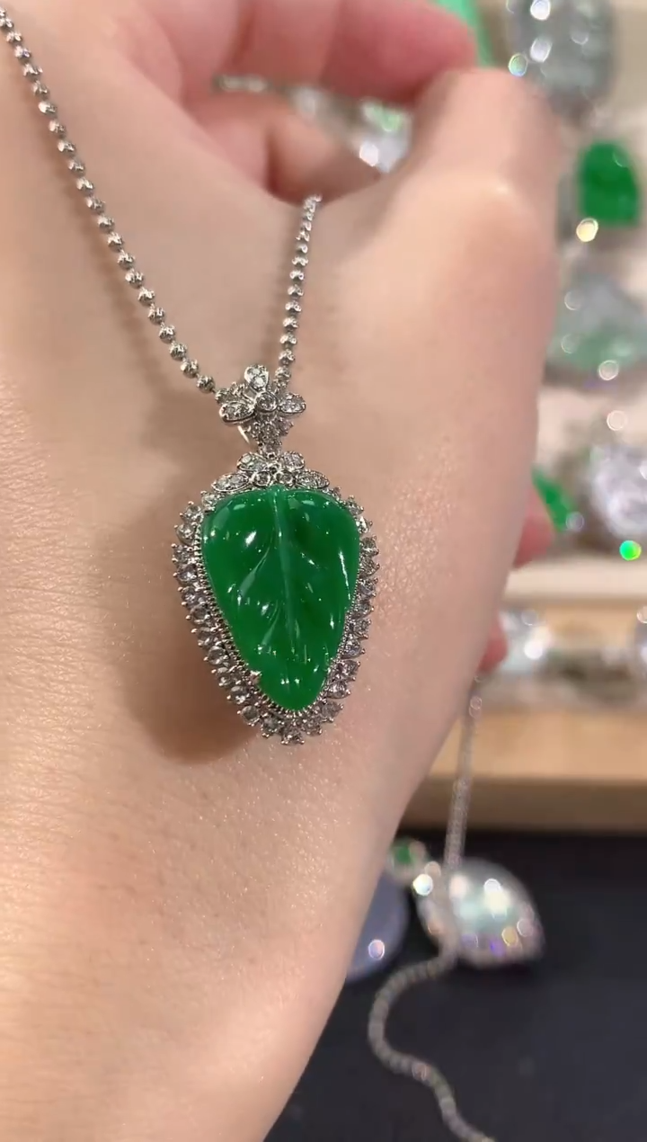 吊坠(不含链)18K金镶嵌翡翠冬日珠宝W34