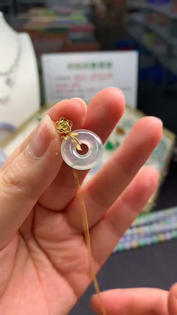 【闪购商品】翡翠颈饰18K金镶嵌翡翠甜甜圈|不退不换