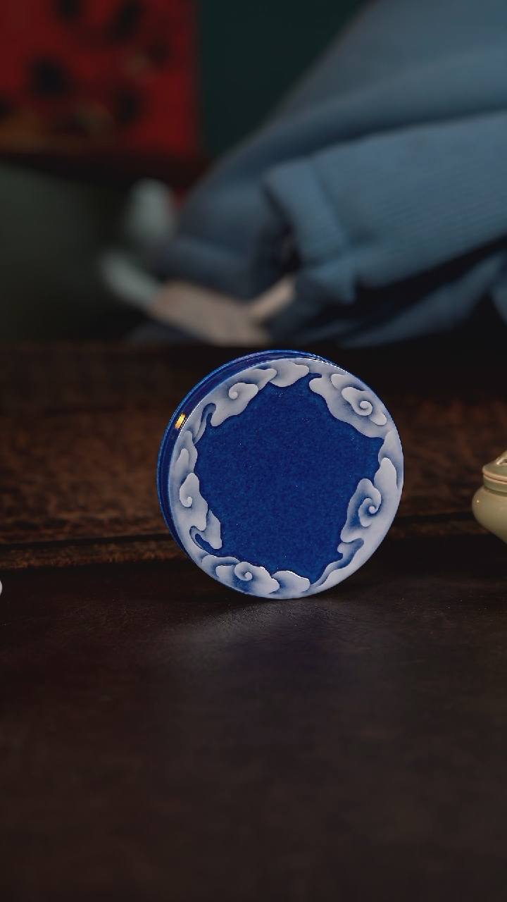 【闪购商品】杯初蓝舍洒蓝祥云圆饼盖置