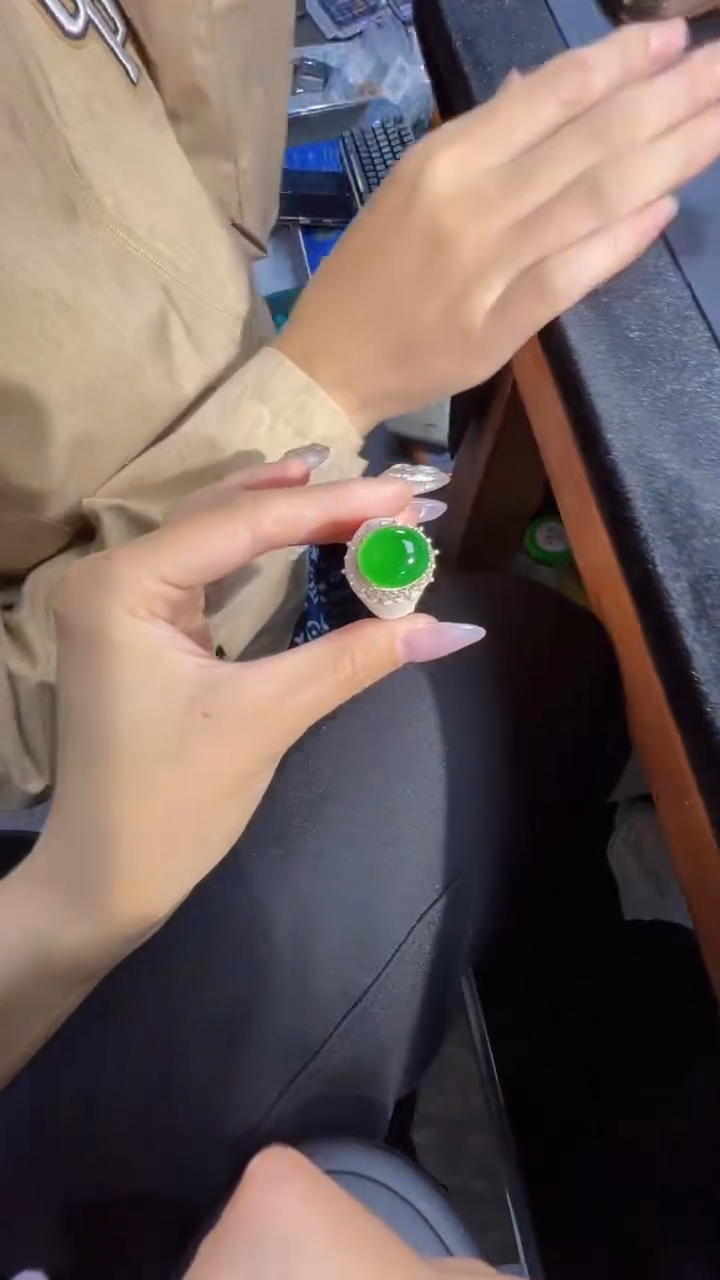 定制翡翠未镶嵌蛋面1