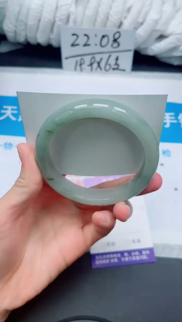 【闪购商品】石英质玉手镯未镶嵌9