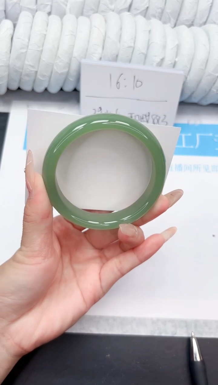 石英质玉手镯未镶嵌138-55.6BQ